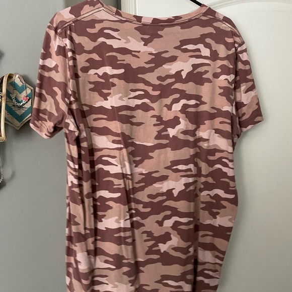 Pink shirt - Picture 3 of 3